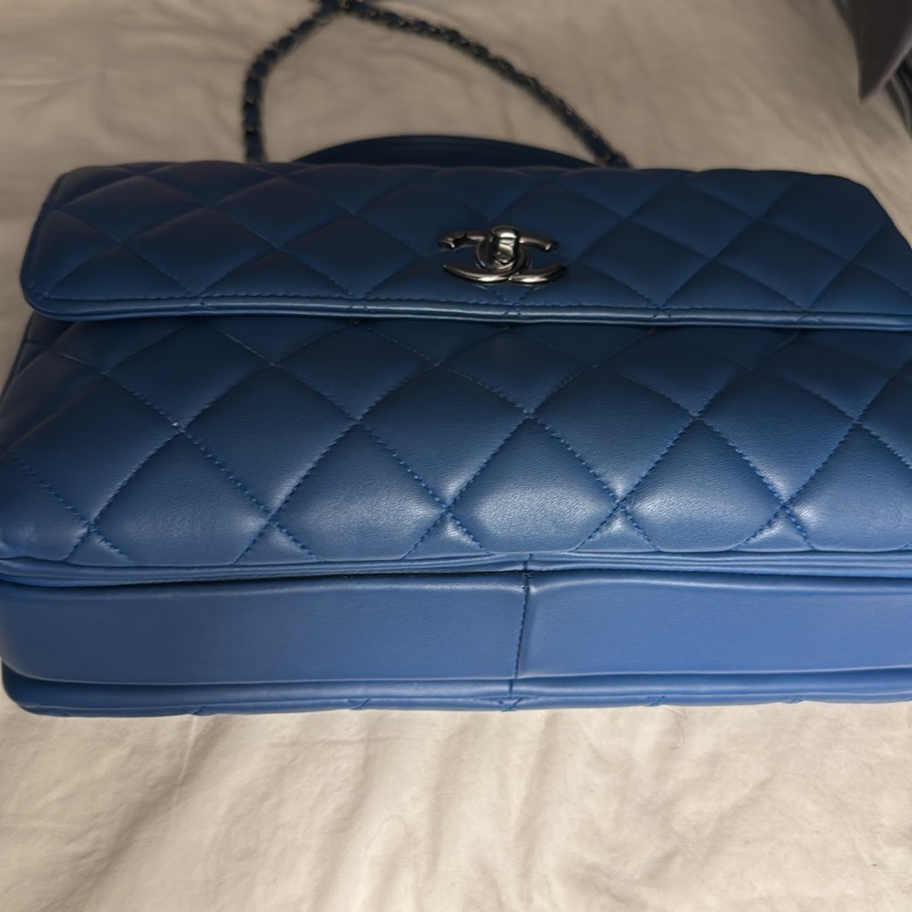 Chanel Blue Quilted Shoulder Bag with Chain Strap - Picture 12 of 17